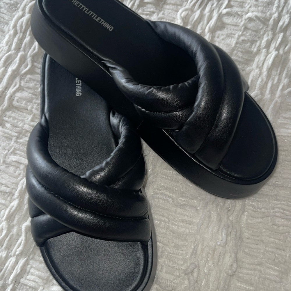 Pretty Little things Black slip on sandals